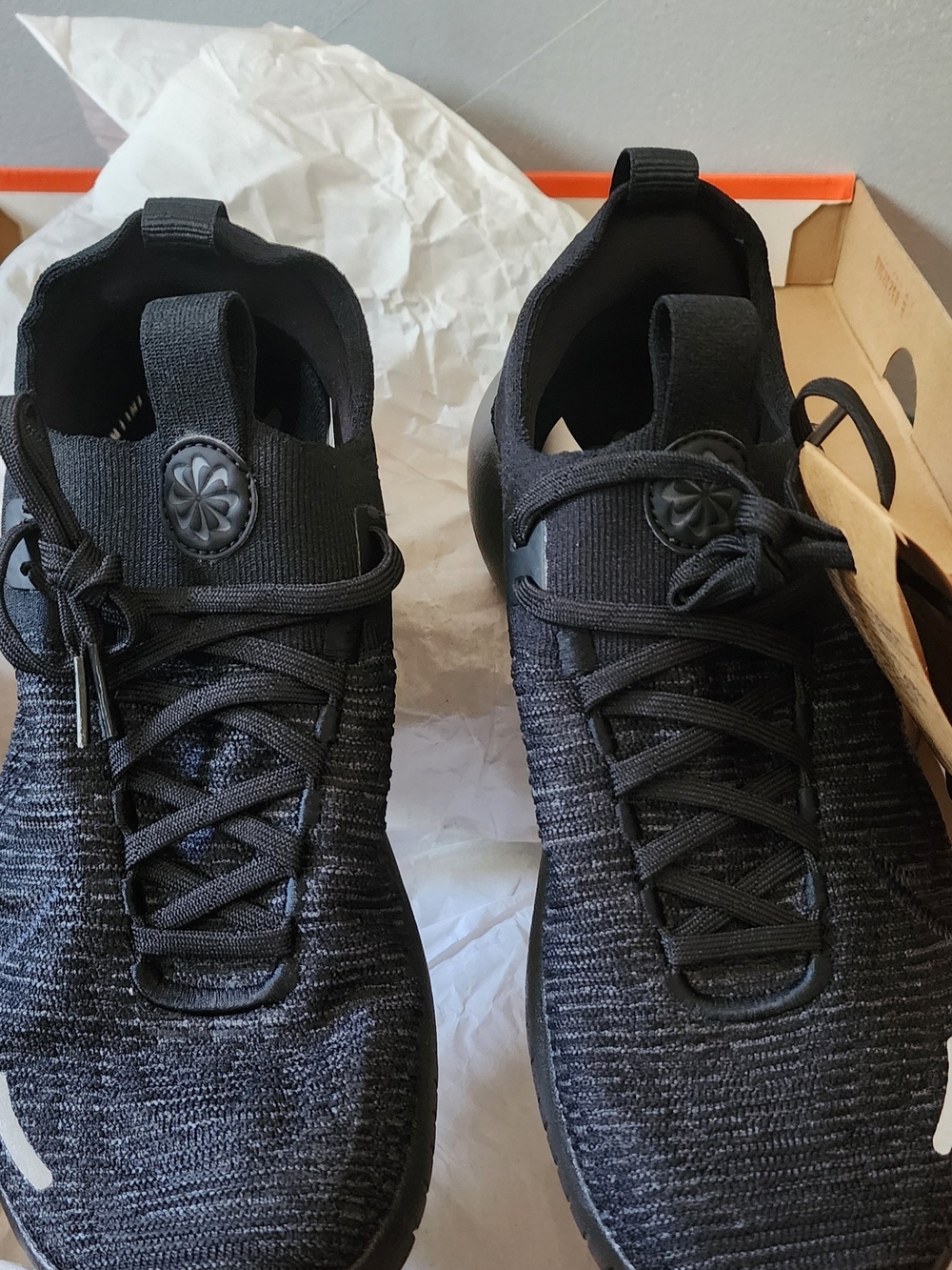 Nike Black Knit Sneakers with Subtle Logo Detail M9 W10.5 NIB